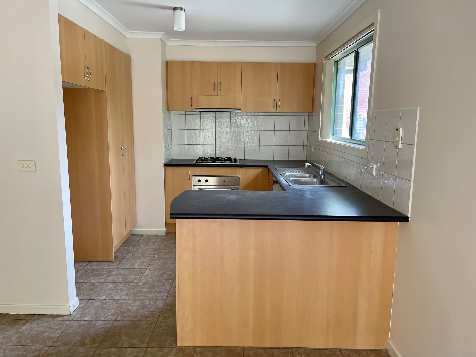 SPACIOUS TOWNHOUSE CLOSE TO EVERYTHING