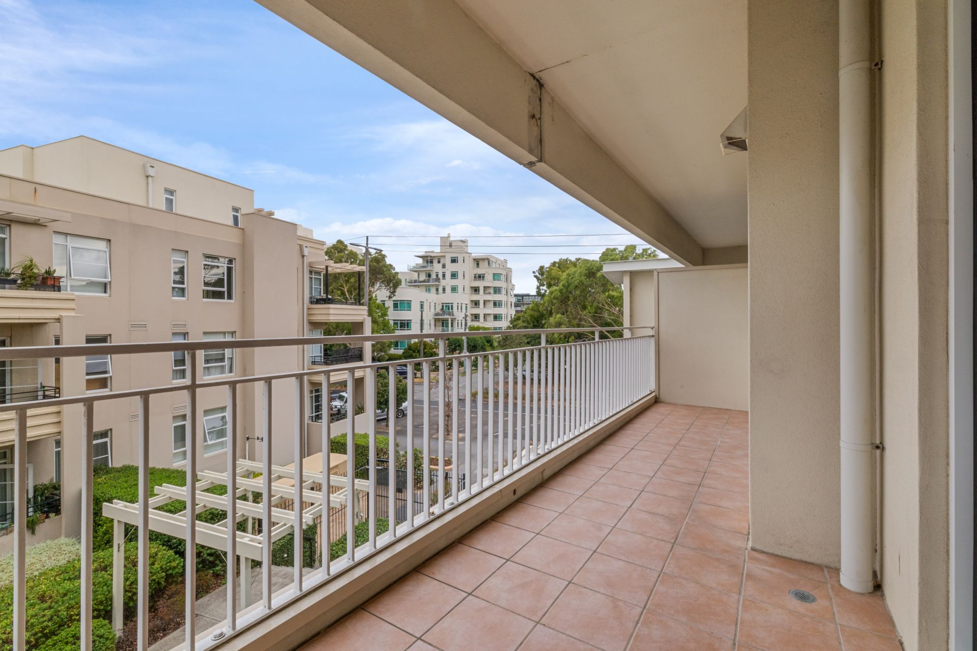Stylish Bayside Living in The Park Development