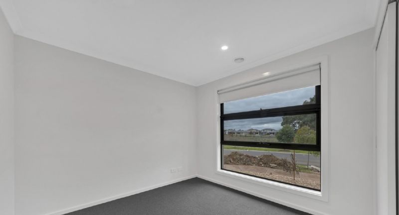 18 Louisville Drive, Thornhill Park