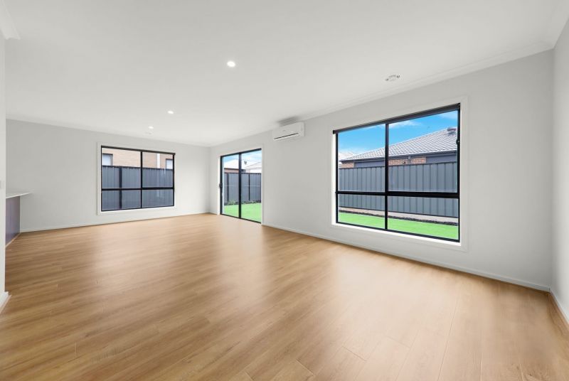 12 Stacey Parade, Mount Cottrell