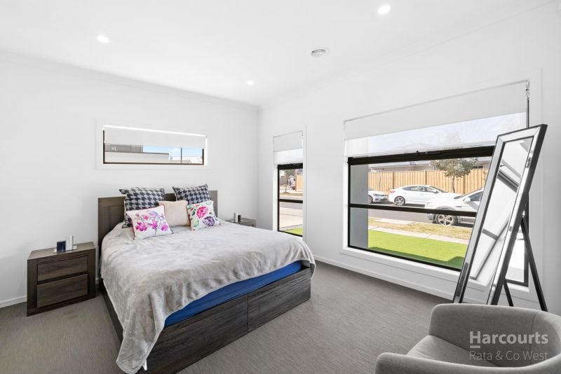 4 Scatter Road, Fraser Rise