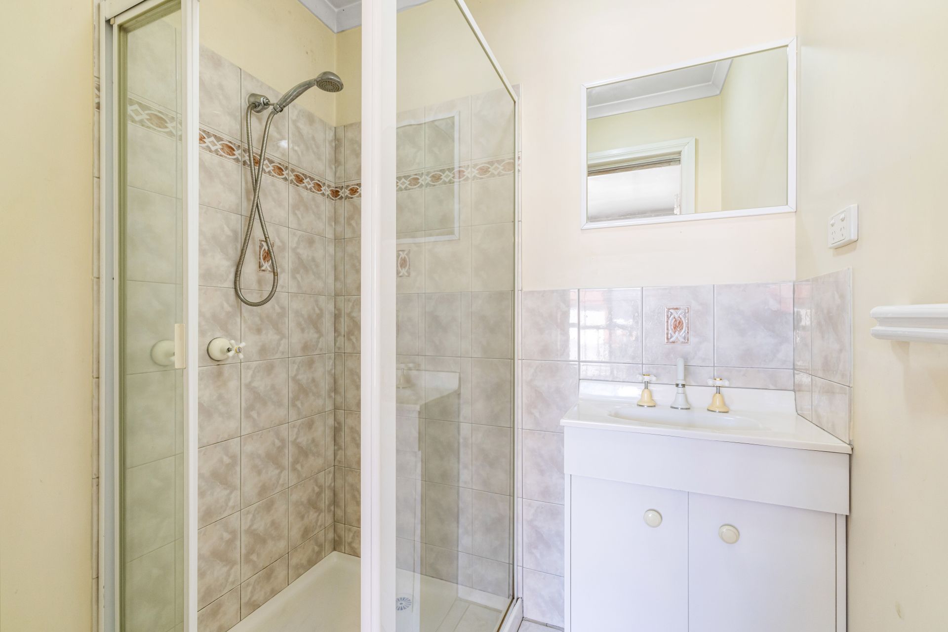 Secluded Gem With Lots Of Garden Surrounds