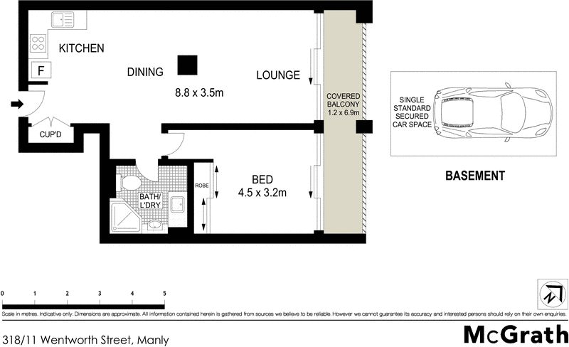 Sleek executive pad in the centre of the village