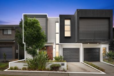 Gregory Hills