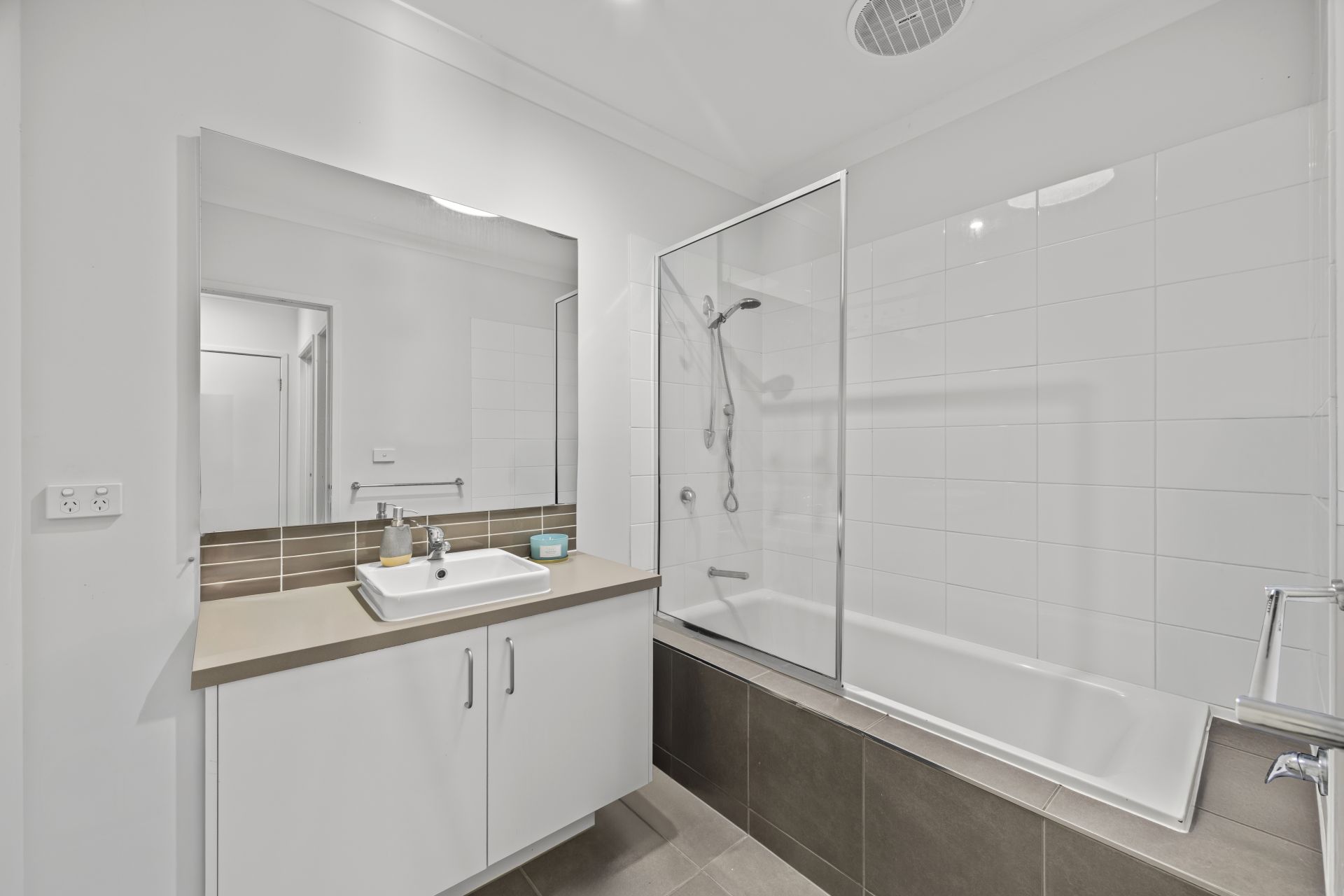 Space & Comfort in a Prized convenient Pocket
