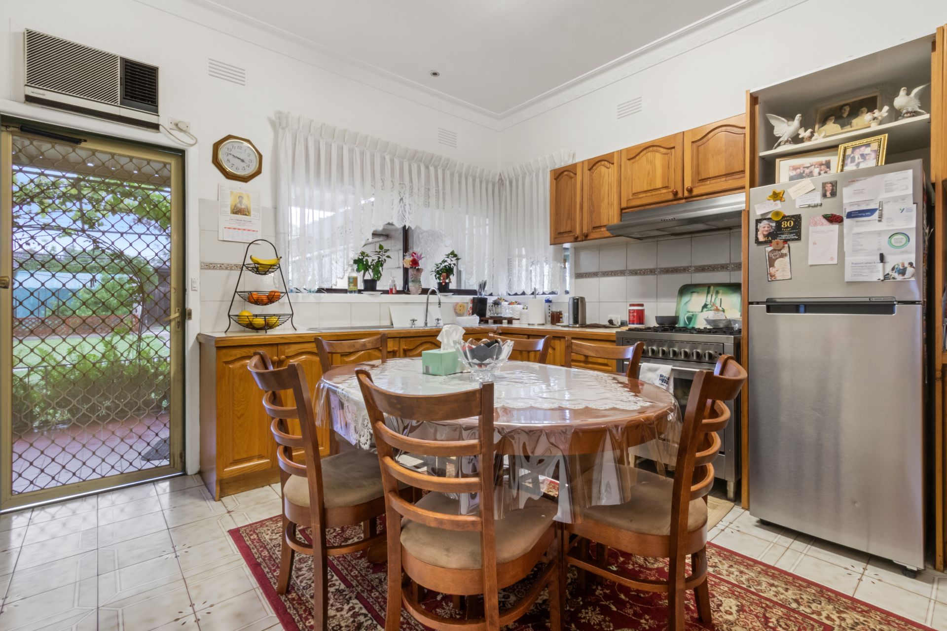 Charming Mid-Century Gem In Family-Friendly Thornbury