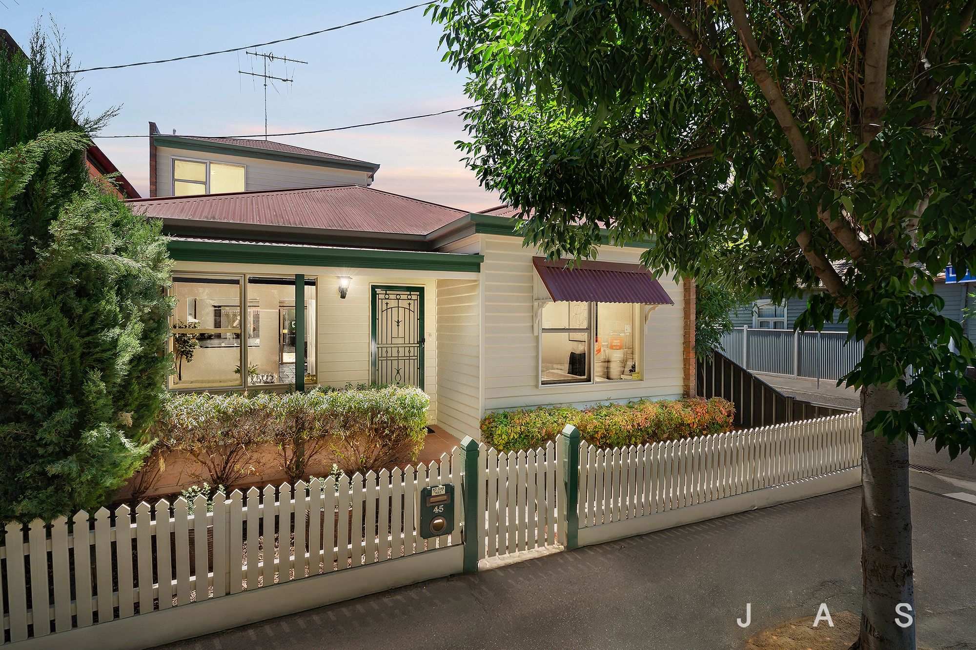 45 Robertson Street, Kensington, Kensington - Thumbnail 2