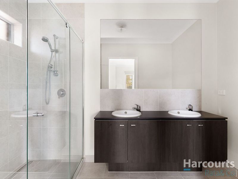 16 Maremma Drive, Mernda