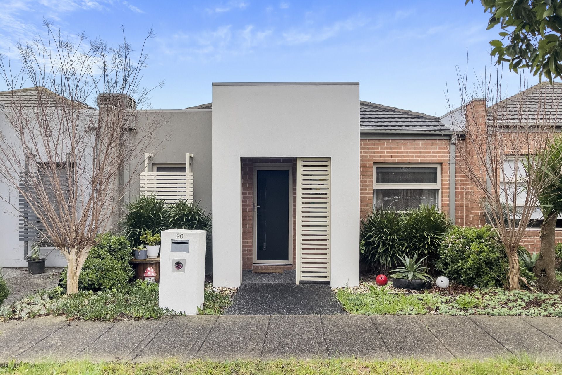 Modern Family Living with Double Car Accommodation