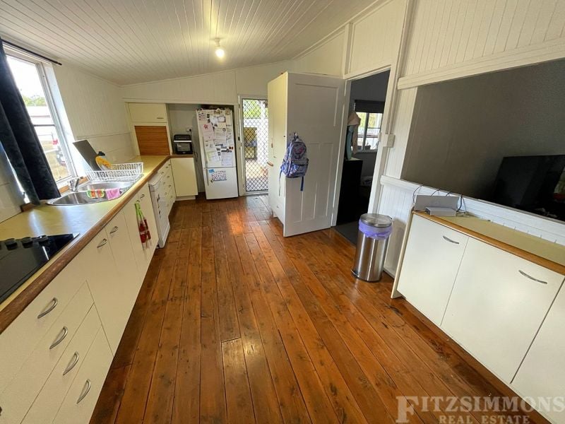 29 Nicholson Street, Dalby, Dalby - Thumbnail 3