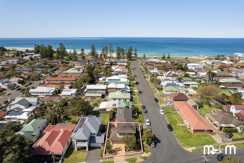 1/11 McCauley Street, Thirroul - Image 1