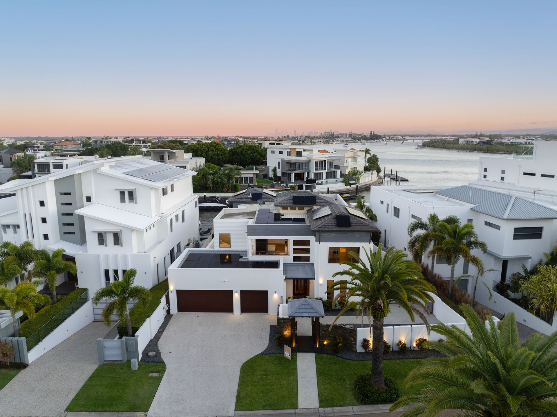 34 Knightsbridge Parade West, Sovereign Islands - Thumbnail 4