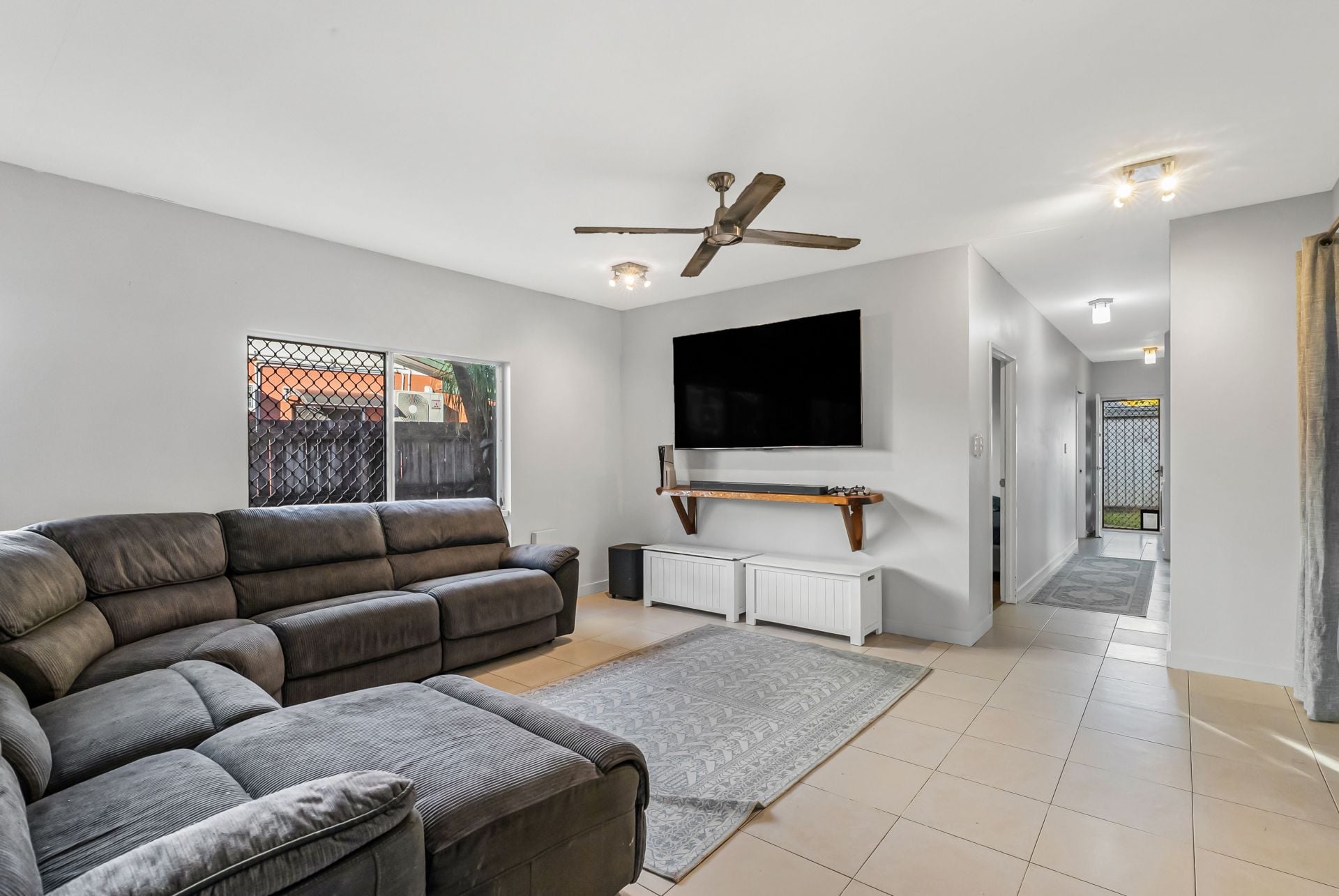 3 Crown Close, Edmonton, Edmonton - Thumbnail 4