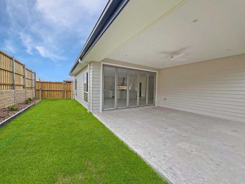 Modern Family Living in a Peaceful Menangle Pocket