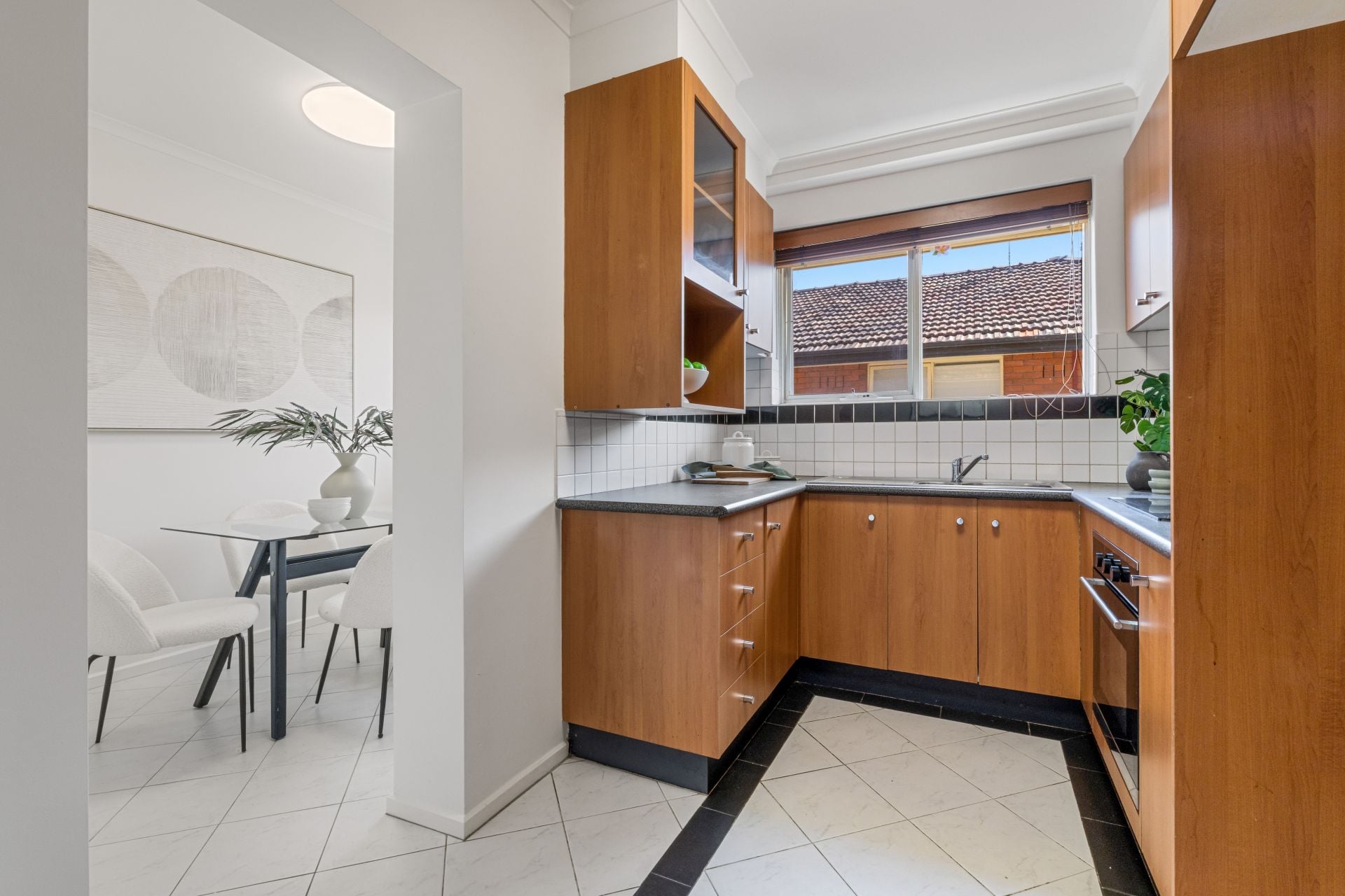 Cosmopolitan Inner City Living