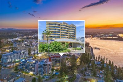 Cosmopolitan Living Steps from the Waterfront