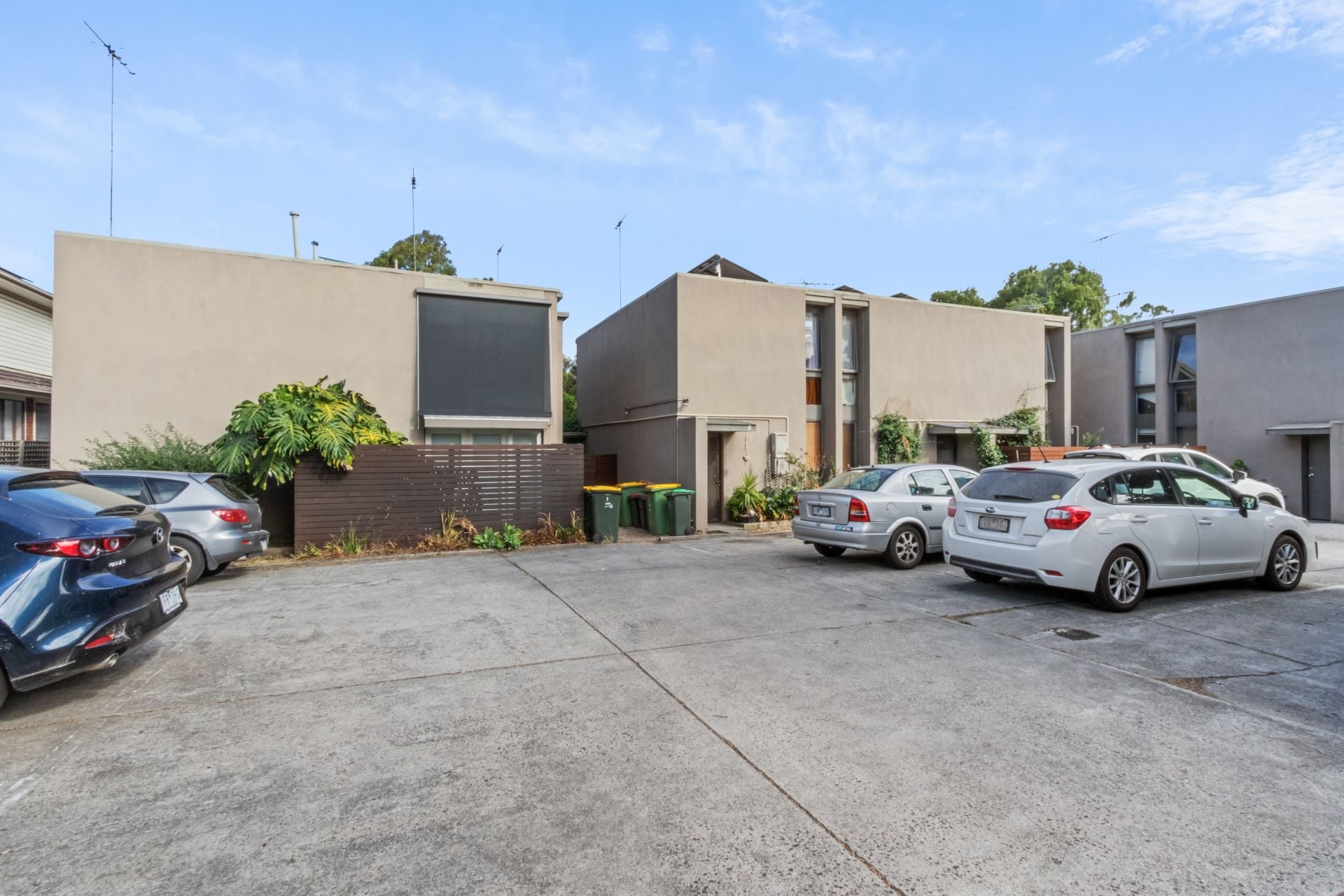 Charming 2 Bedroom, Townhouse!