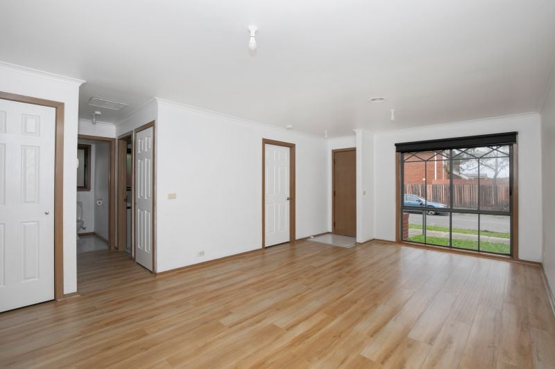 8 Antony Close, Mill Park