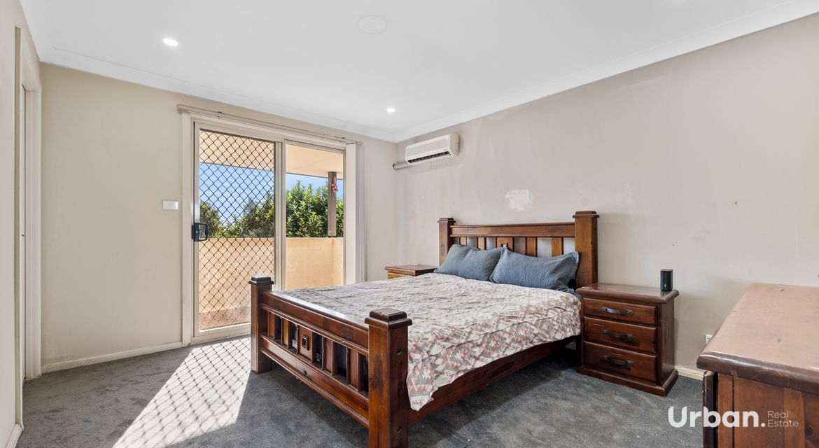 Casula 60 Roth Street