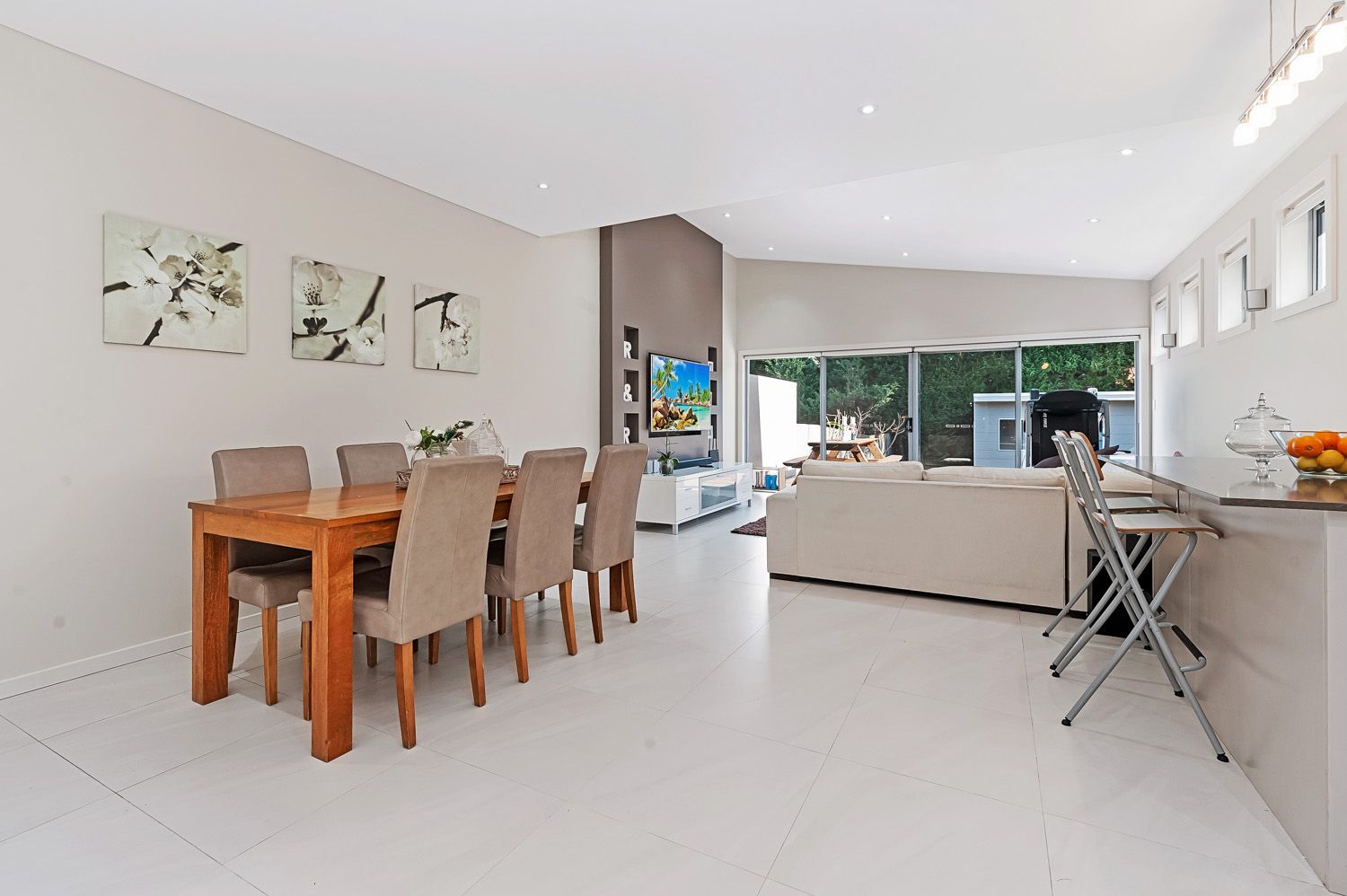 12 Stuart Avenue, Normanhurst, Normanhurst - Thumbnail 2