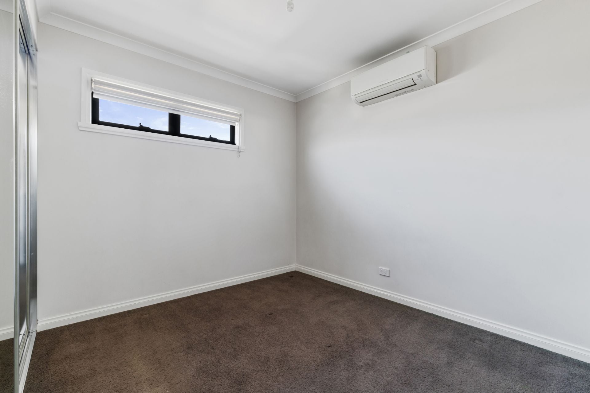 Stylish Townhouse Offering Convenience and Comfort