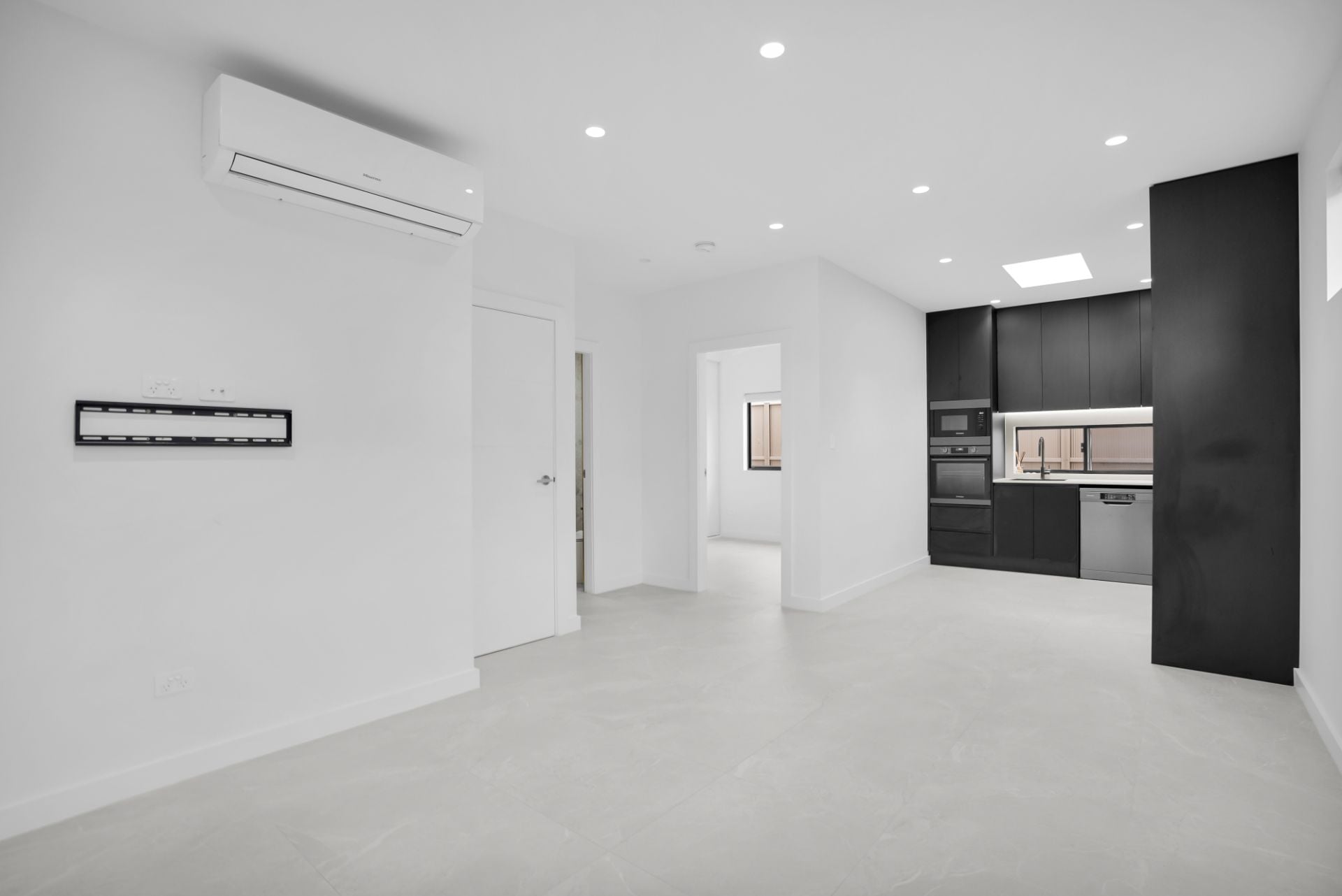 50 Norfolk Boulevard, Spring Farm, Spring Farm - Thumbnail 2