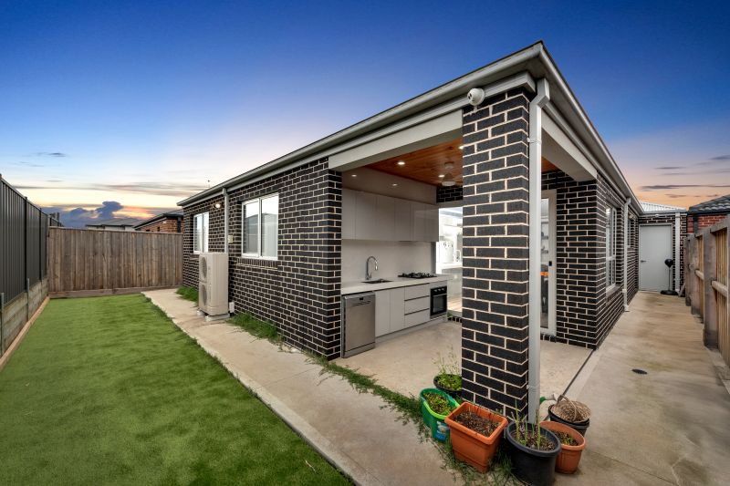 12 Hermes Street, Wollert