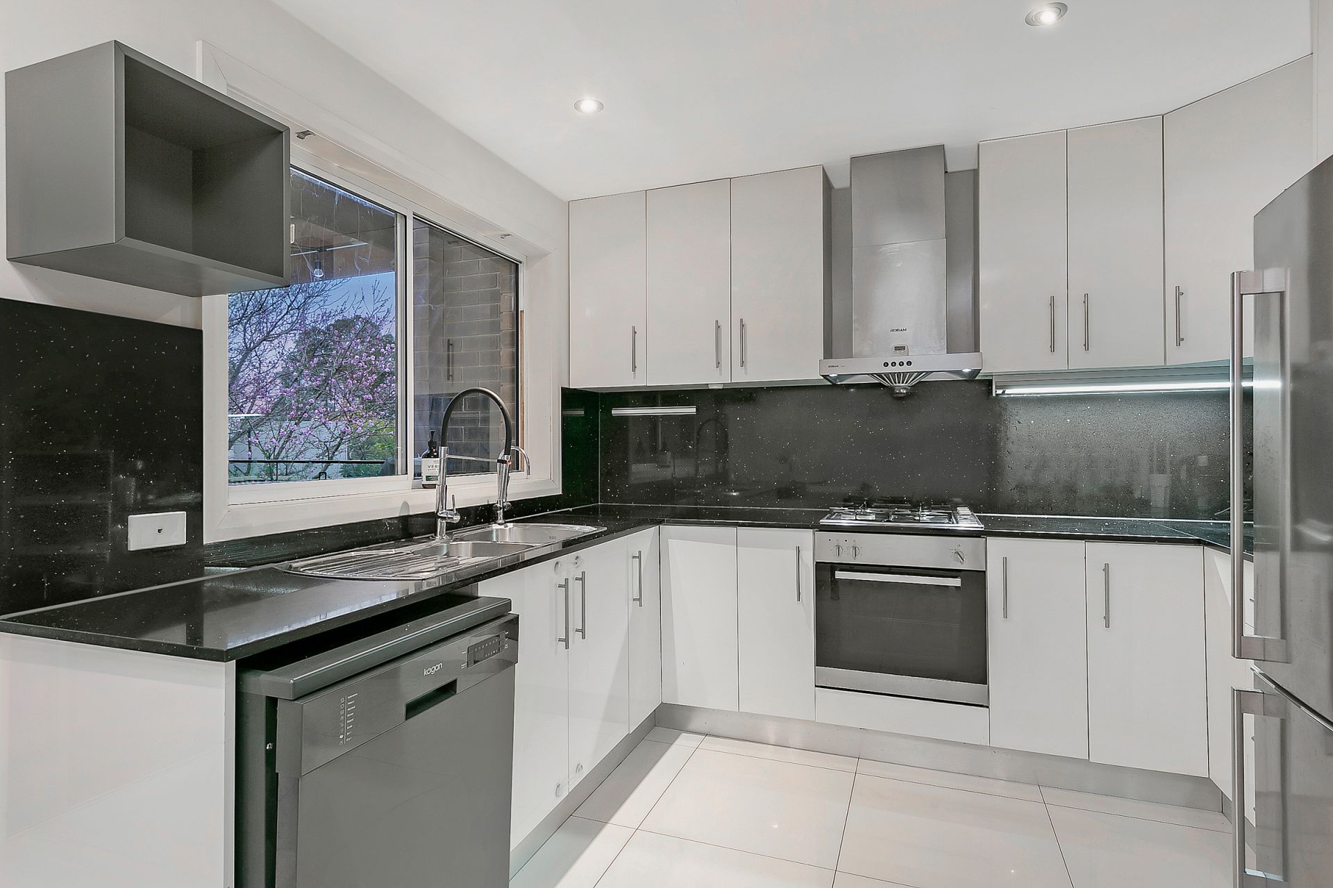 8/4-5 Dean Crescent Ermington NSW, Ermington - Thumbnail 3
