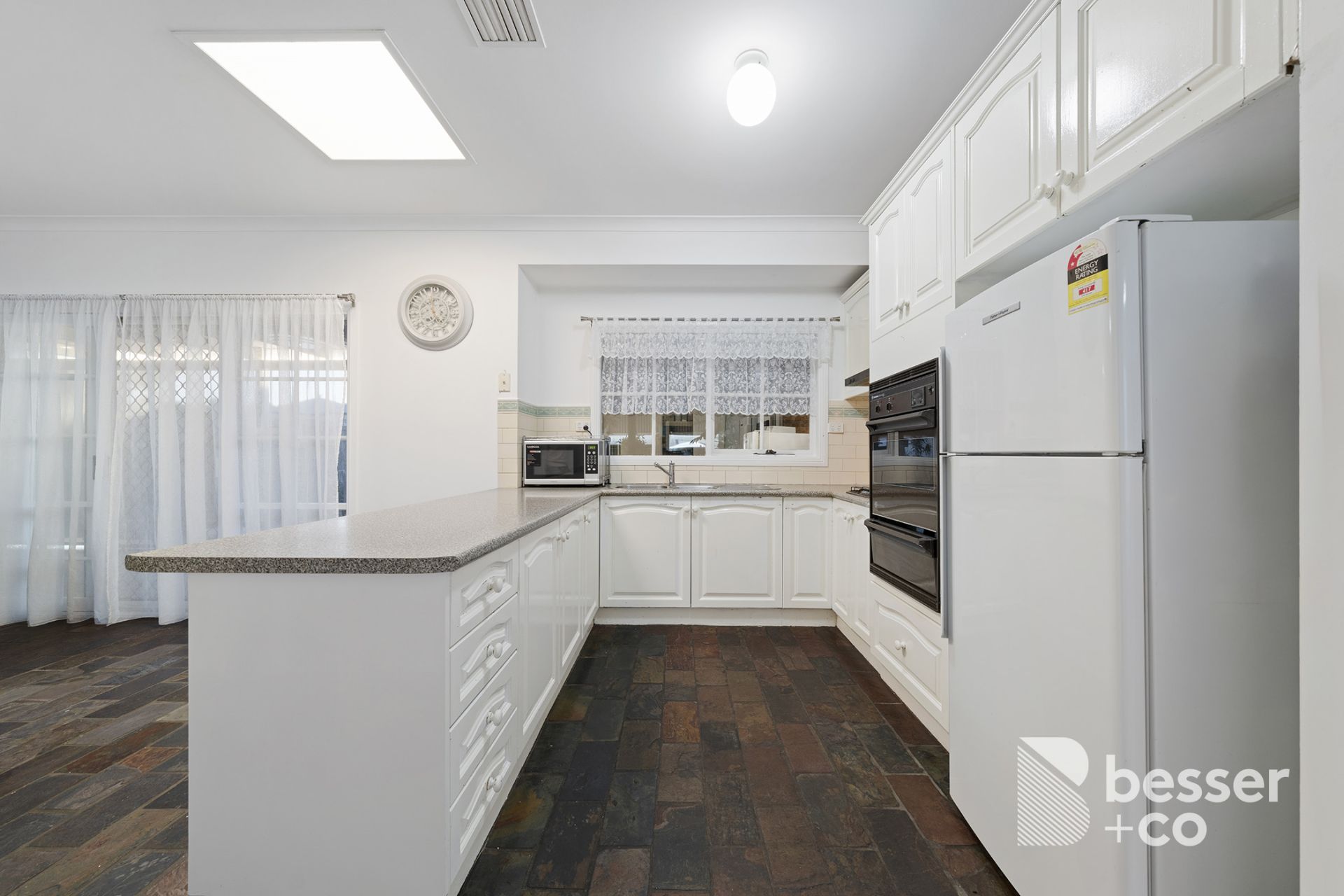 8 Kibo Court, Cranbourne North - Thumbnail 6