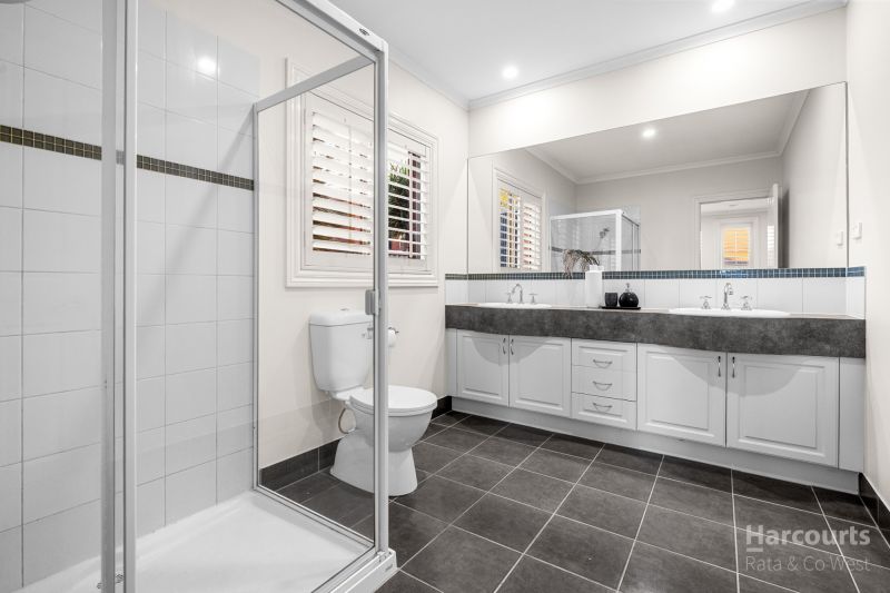 11 Macedon Close, Caroline Springs