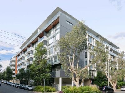 Rosebery B304/14H Mentmore Avenue