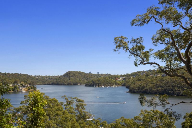 Waterfront reserve 4 bedroom family home with wide reaching close water views