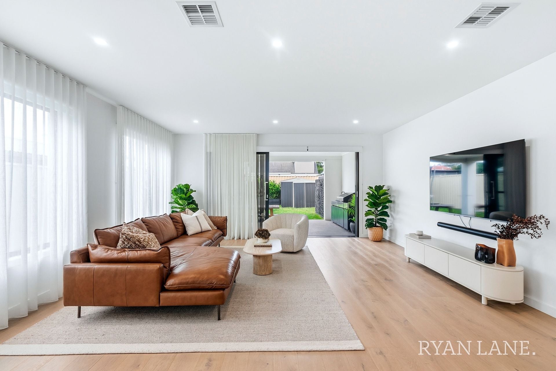 50 Bracken Grove Altona VIC, Altona - Thumbnail 3