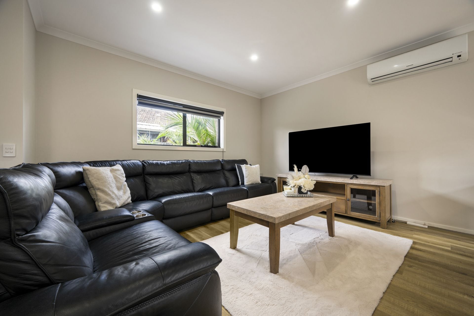 Modern 2 Bedroom Townhouse