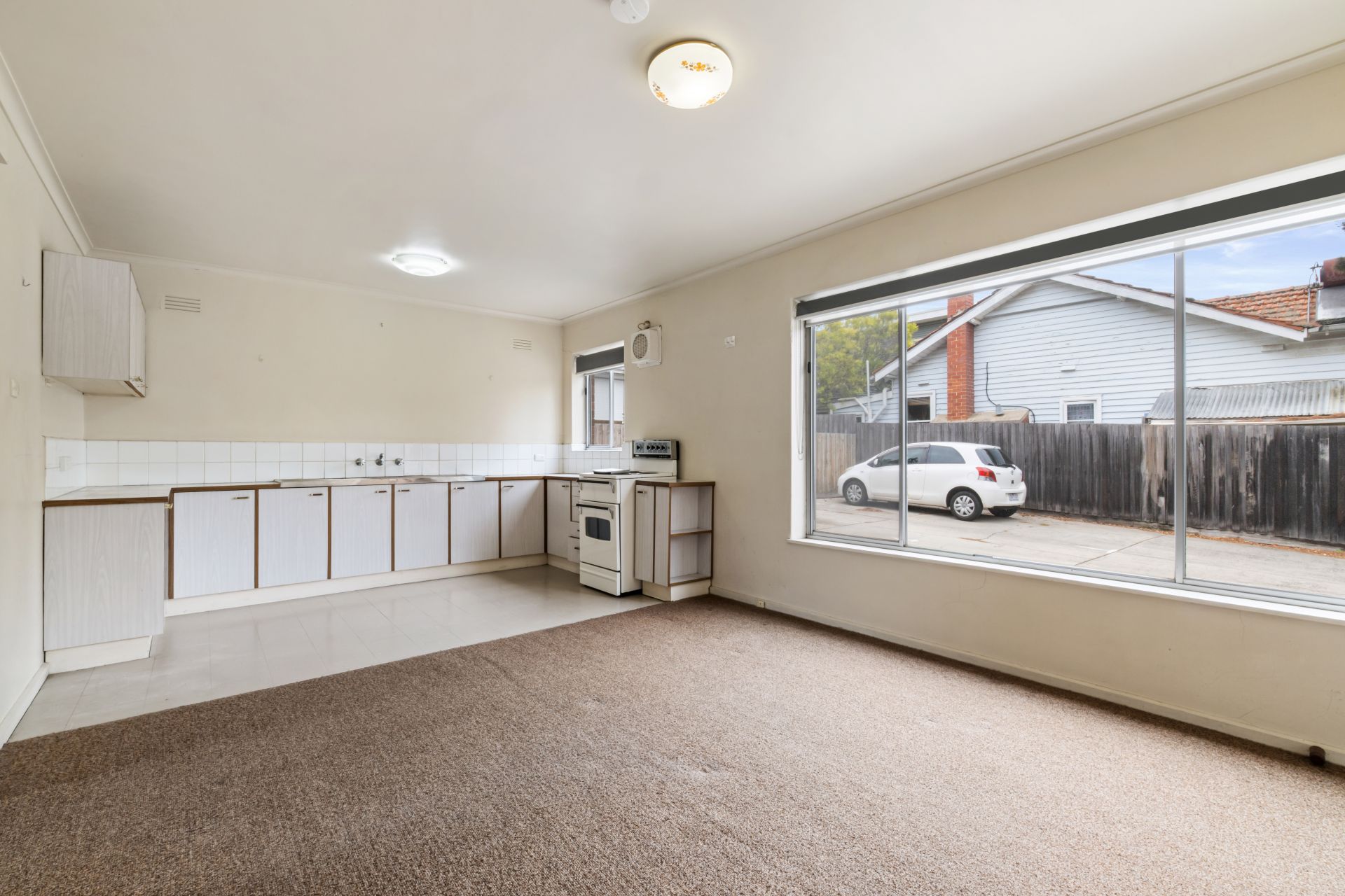 SPACE LIGHT AND COMFORTABLE LIVING IN A SUPERB LOCATION