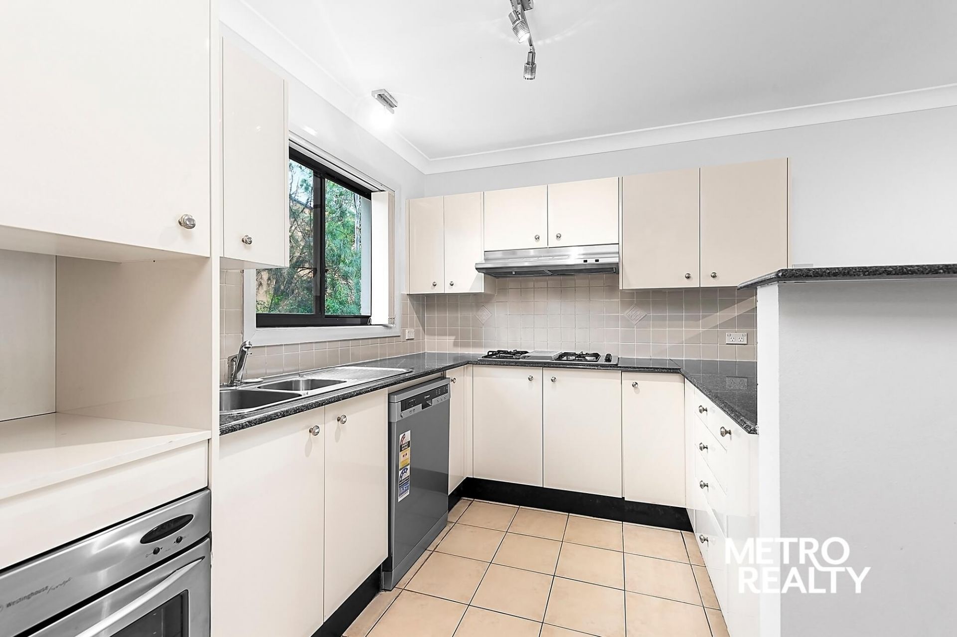 8/2 Taylors Drive Lane Cove North NSW, North - Thumbnail 3