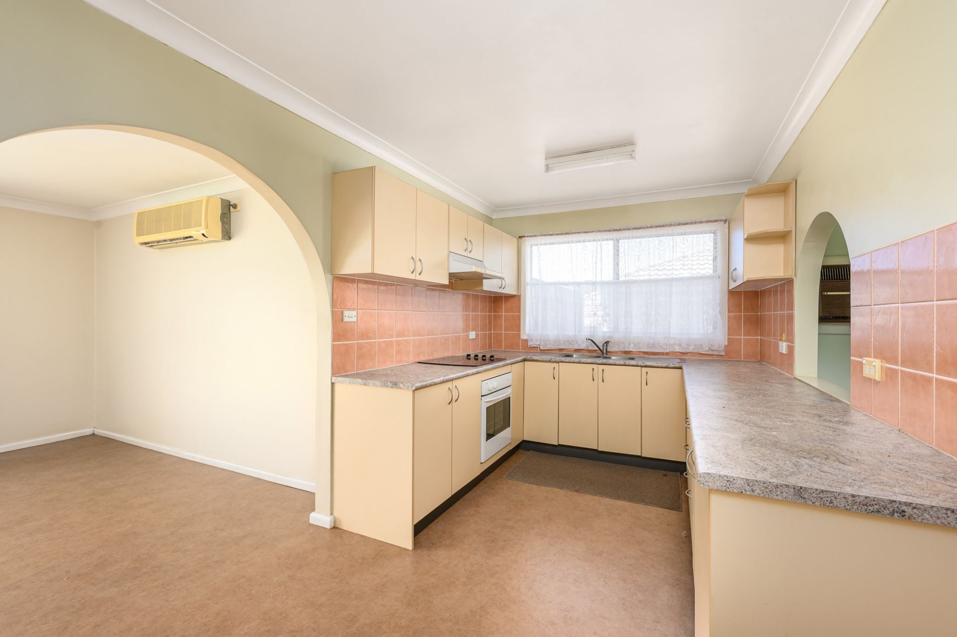 24 Somme Crescent Milperra NSW, Milperra - Thumbnail 3