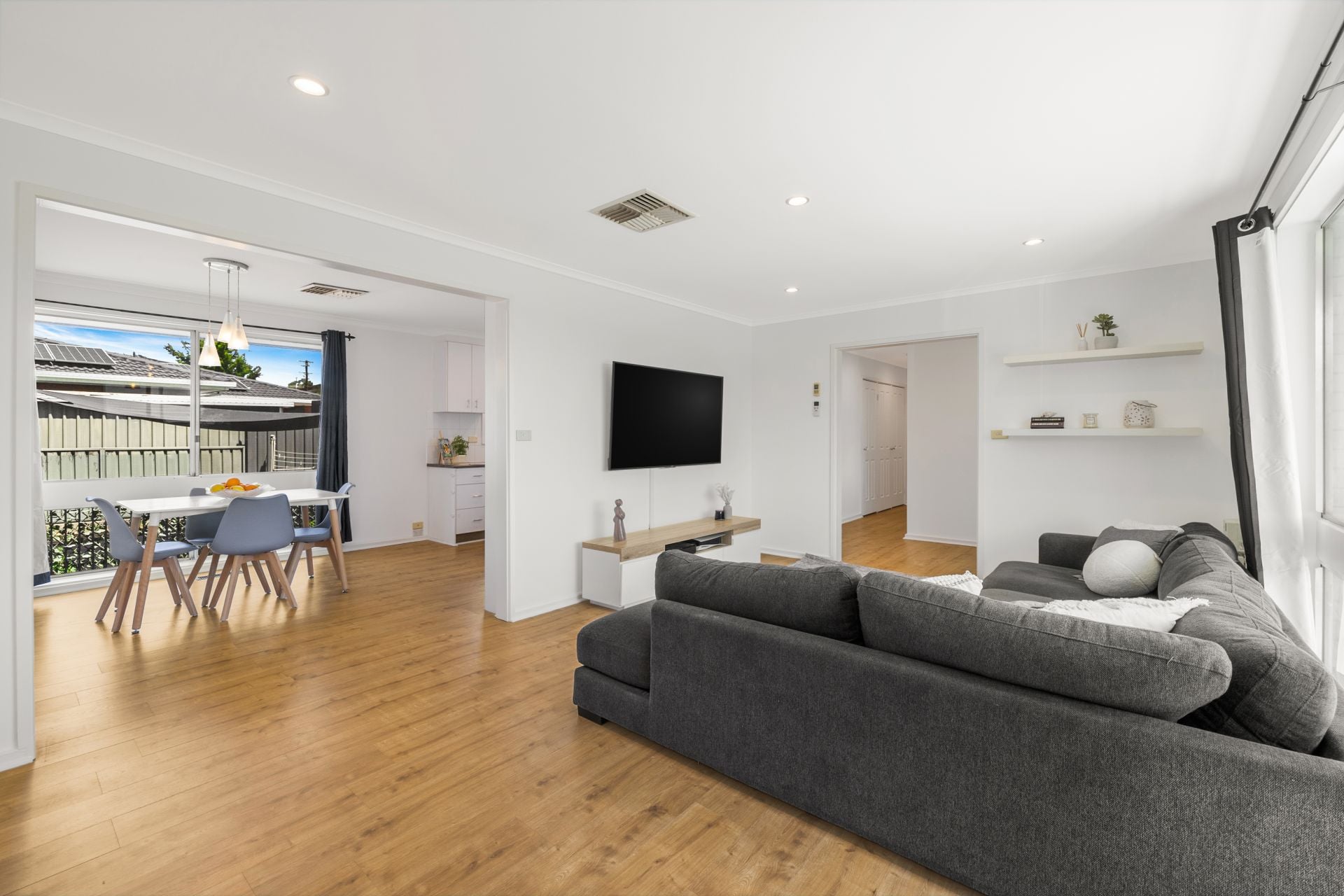 1 Pindari Crescent Queanbeyan NSW, Queanbeyan - Thumbnail 2