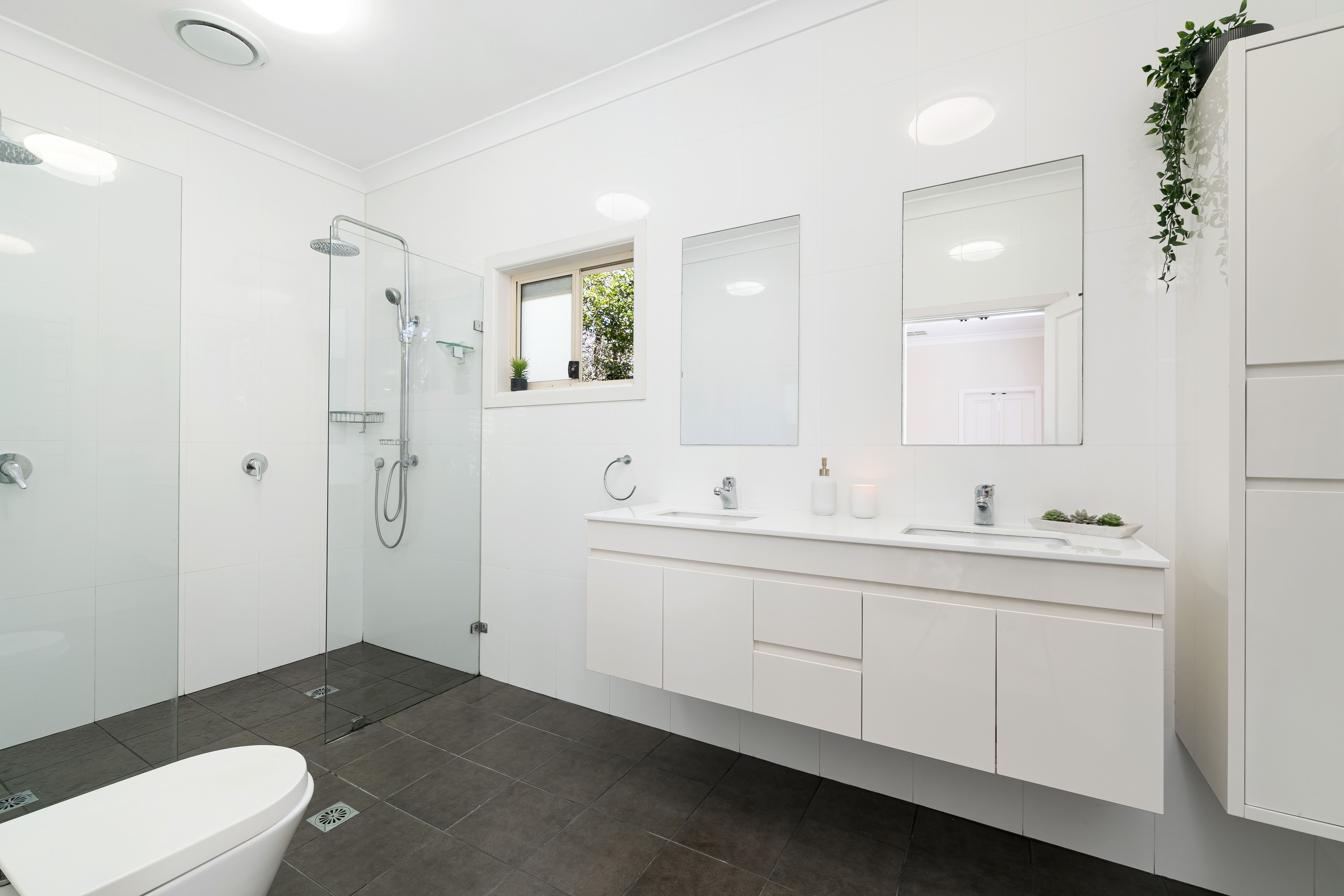 18 Crescent Road CARINGBAH SOUTH 2229