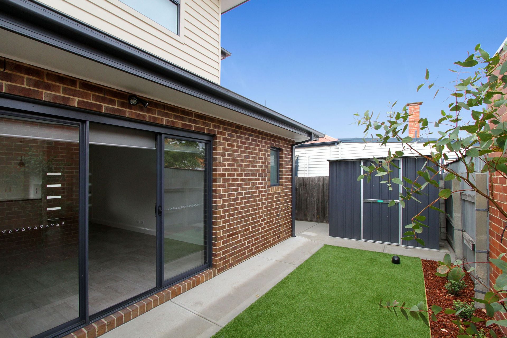 LUXURY TOWNHOUSE, IDEAL LOCATION