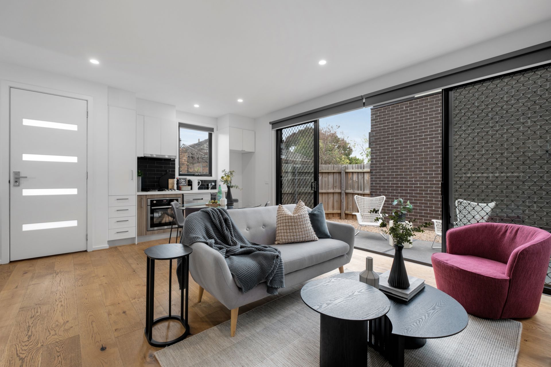 Luxury Living in the Heart of Reservoir