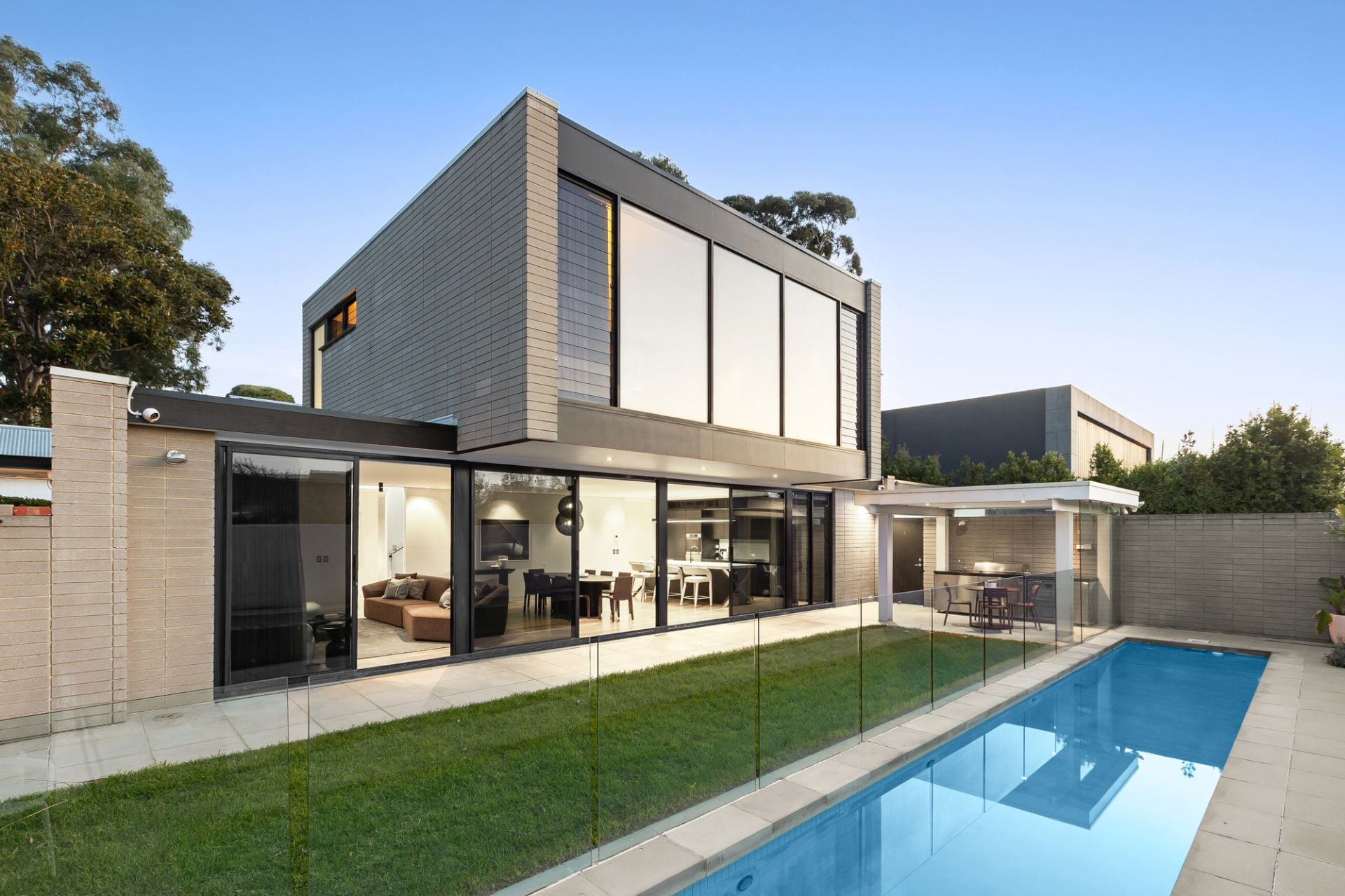 2 Ballara Court, Brighton, Brighton - Thumbnail 2
