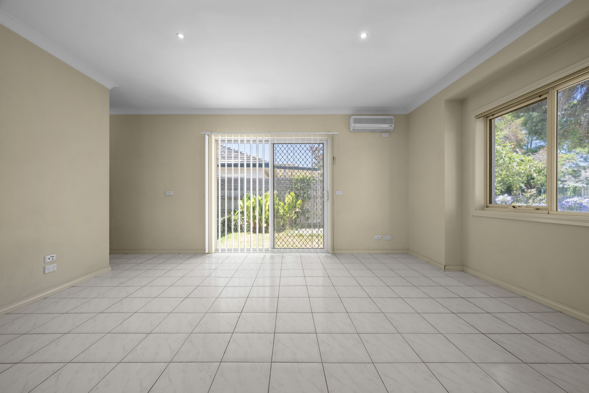 Stylish Unit In Quiet Reservoir Pocket