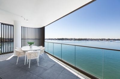 THE UPPER DECK - THREE BEDROOM SUB-PENTHOUSE APARTMENTS - UNOBSTRUCTED WATERFRONT LUXURY