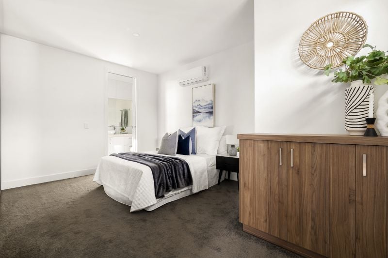 2/13 Erskine Avenue, Reservoir