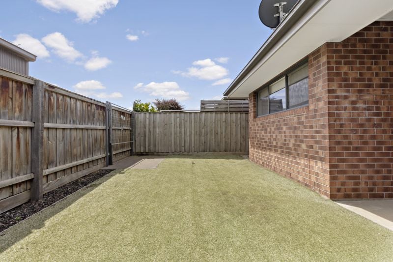 11 Atarhi Parade, Lalor