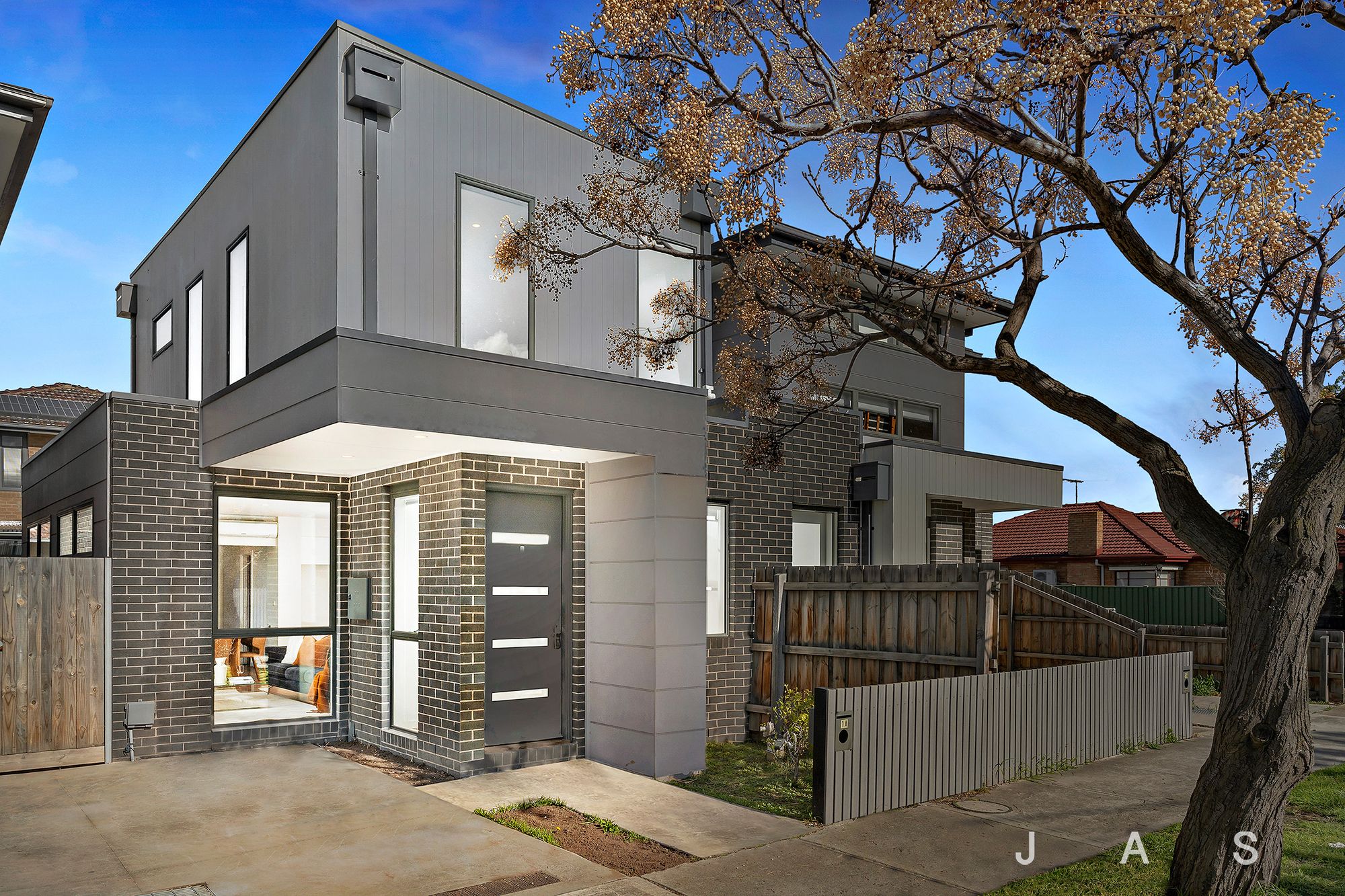 1A Alma Street, West Footscray, West Footscray - Thumbnail 2