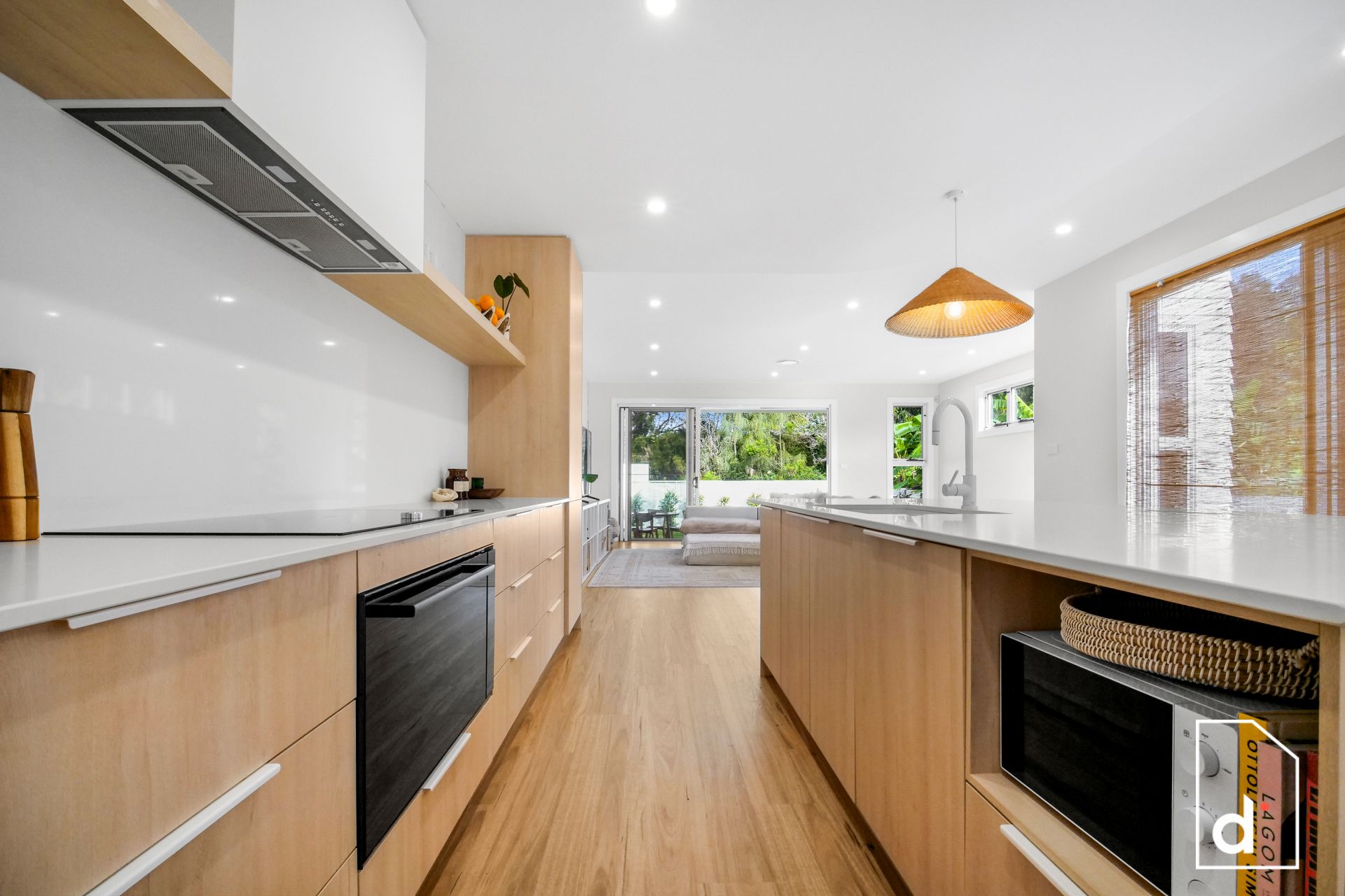 10 The Esplanade, Oak Flats NSW