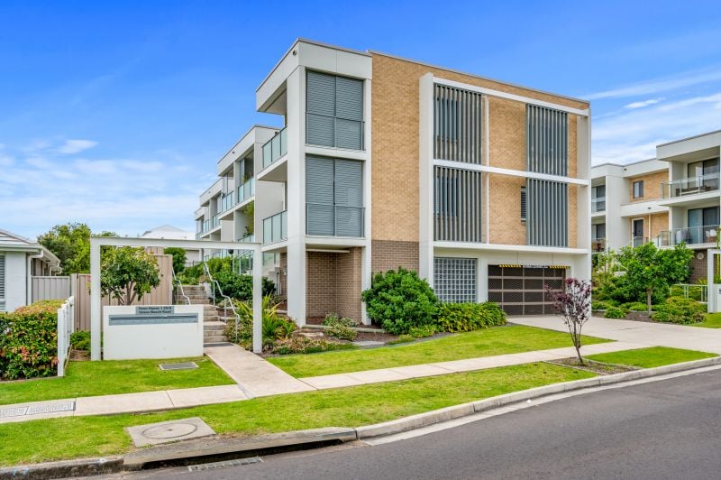 2/55A Caves Beach Road, Caves Beach - Thumbnail 2
