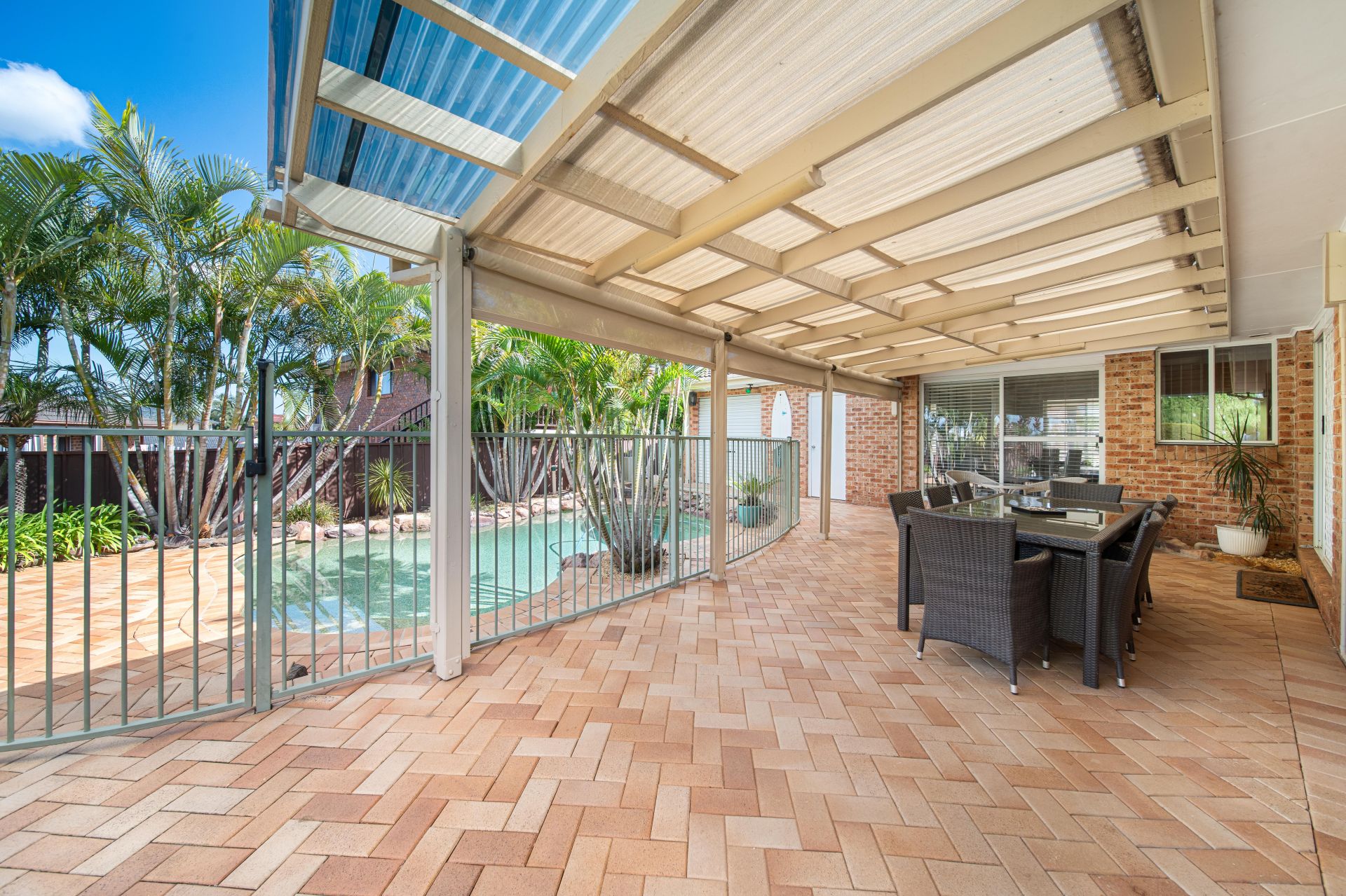 3 Brampton Close, Hinchinbrook, Hinchinbrook - Thumbnail 2